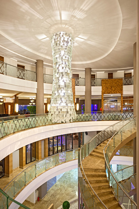 COMMODORE HOTEL
