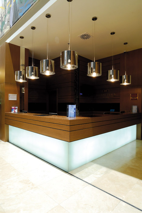 CROWN PLAZA