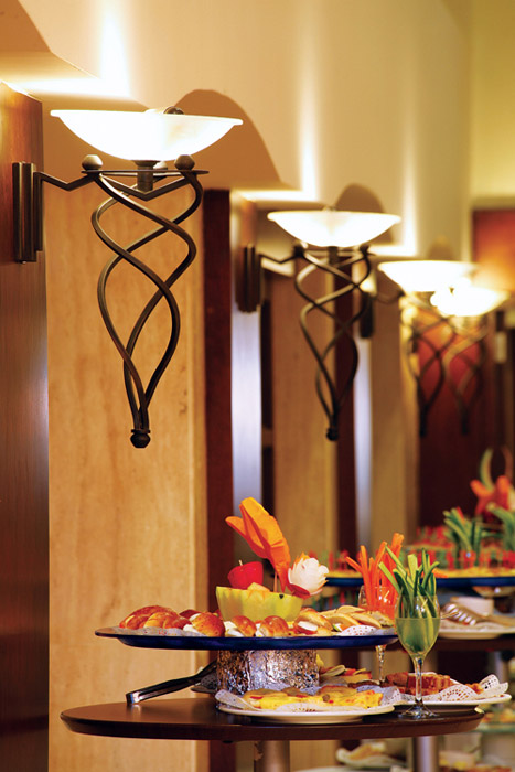 OLEANDER HOTEL