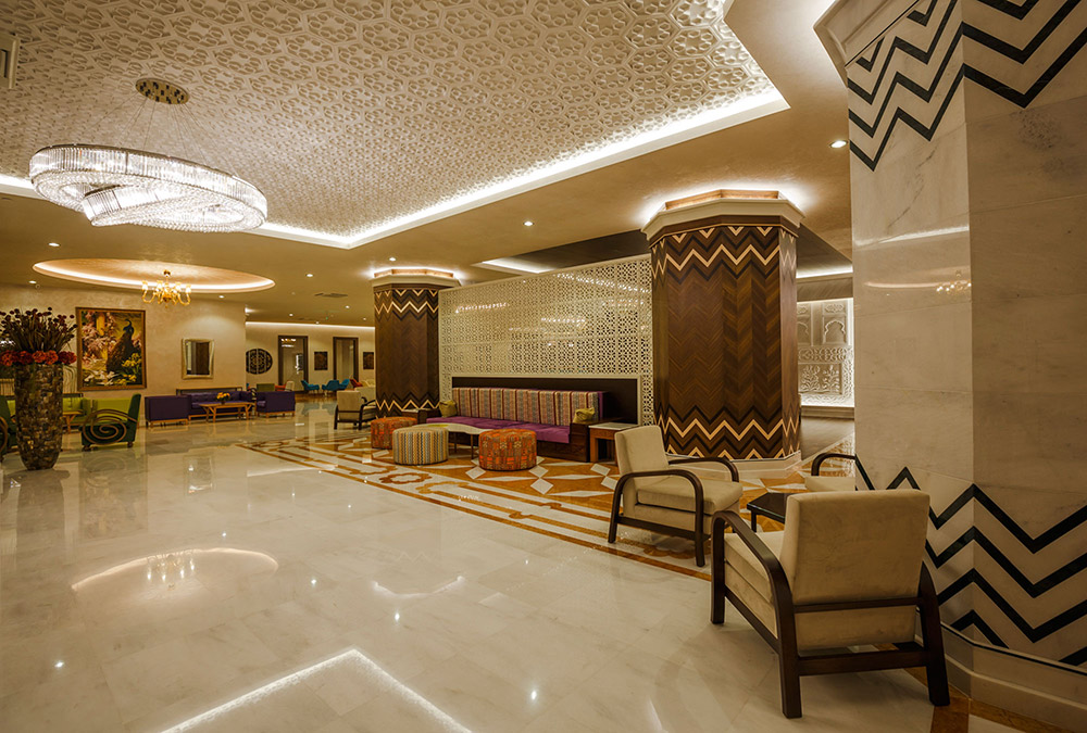 Royal Taj Mahal Hotel