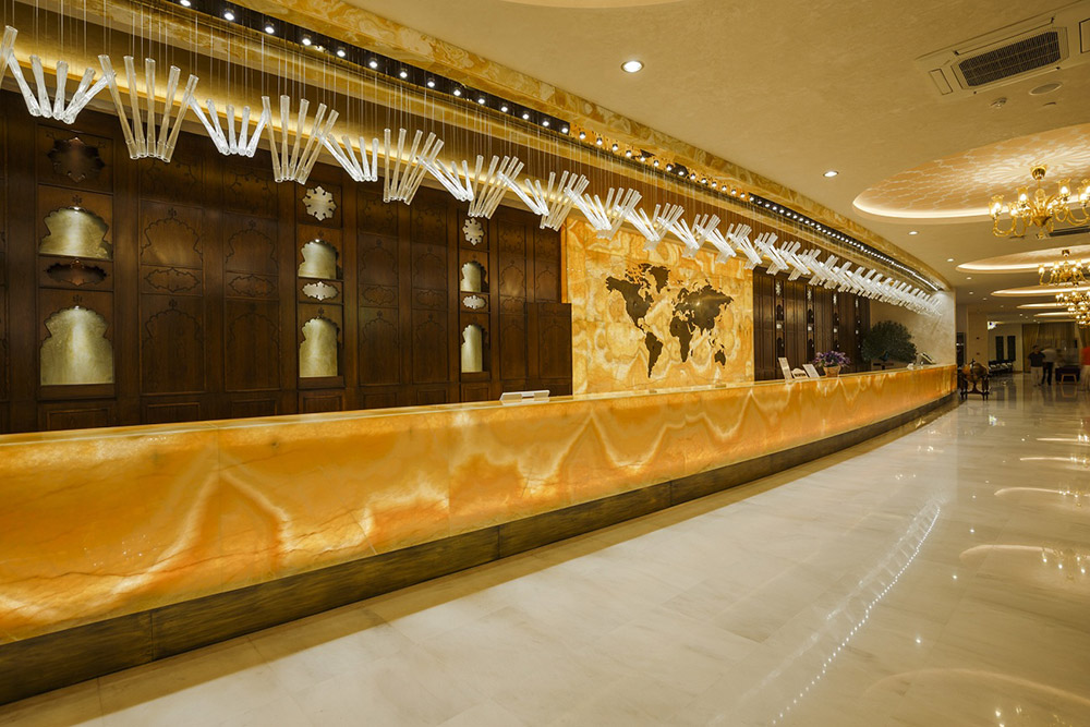 Royal Taj Mahal Hotel