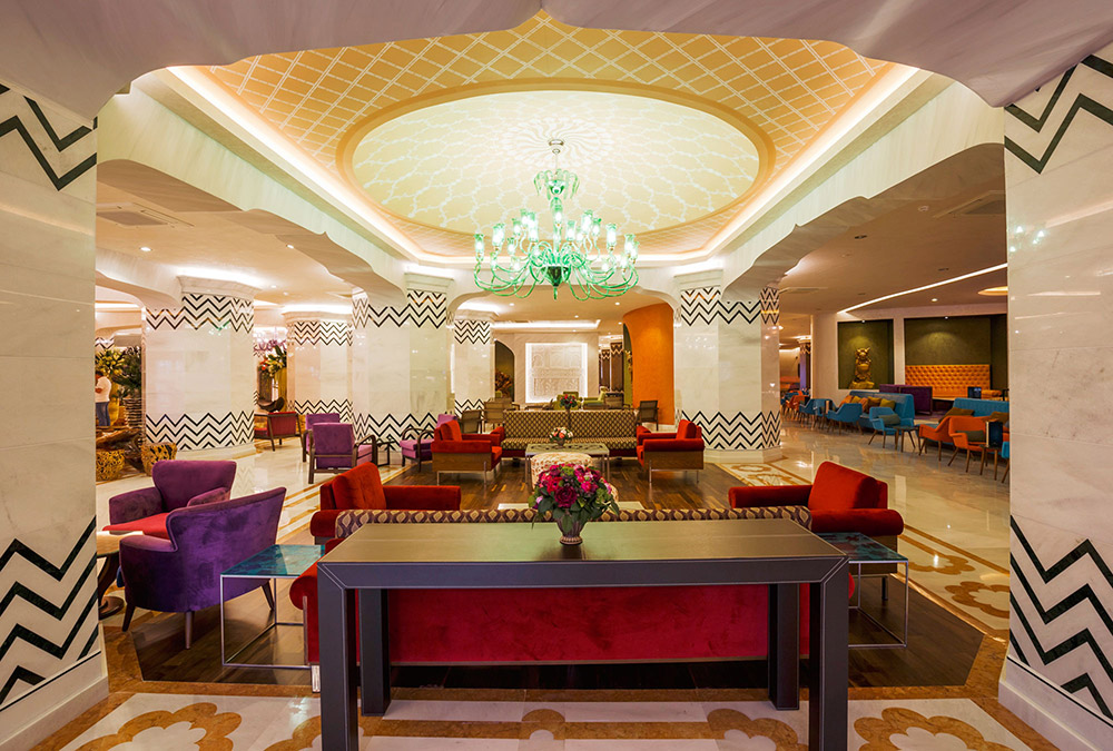 Royal Taj Mahal Hotel