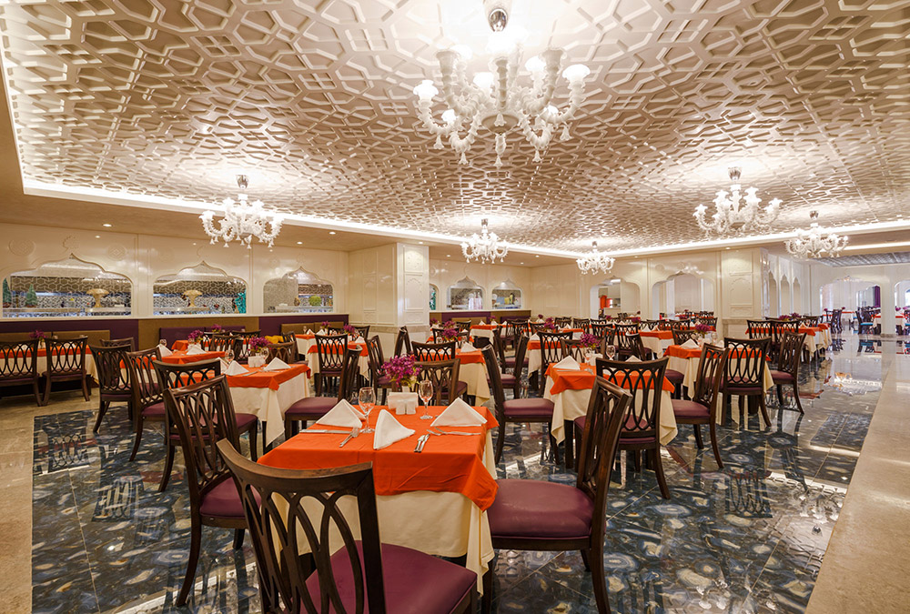 Royal Taj Mahal Hotel