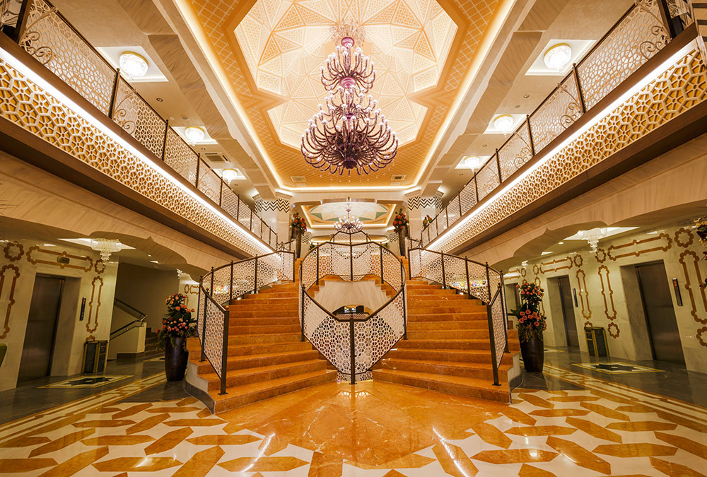 Royal Taj Mahal Hotel