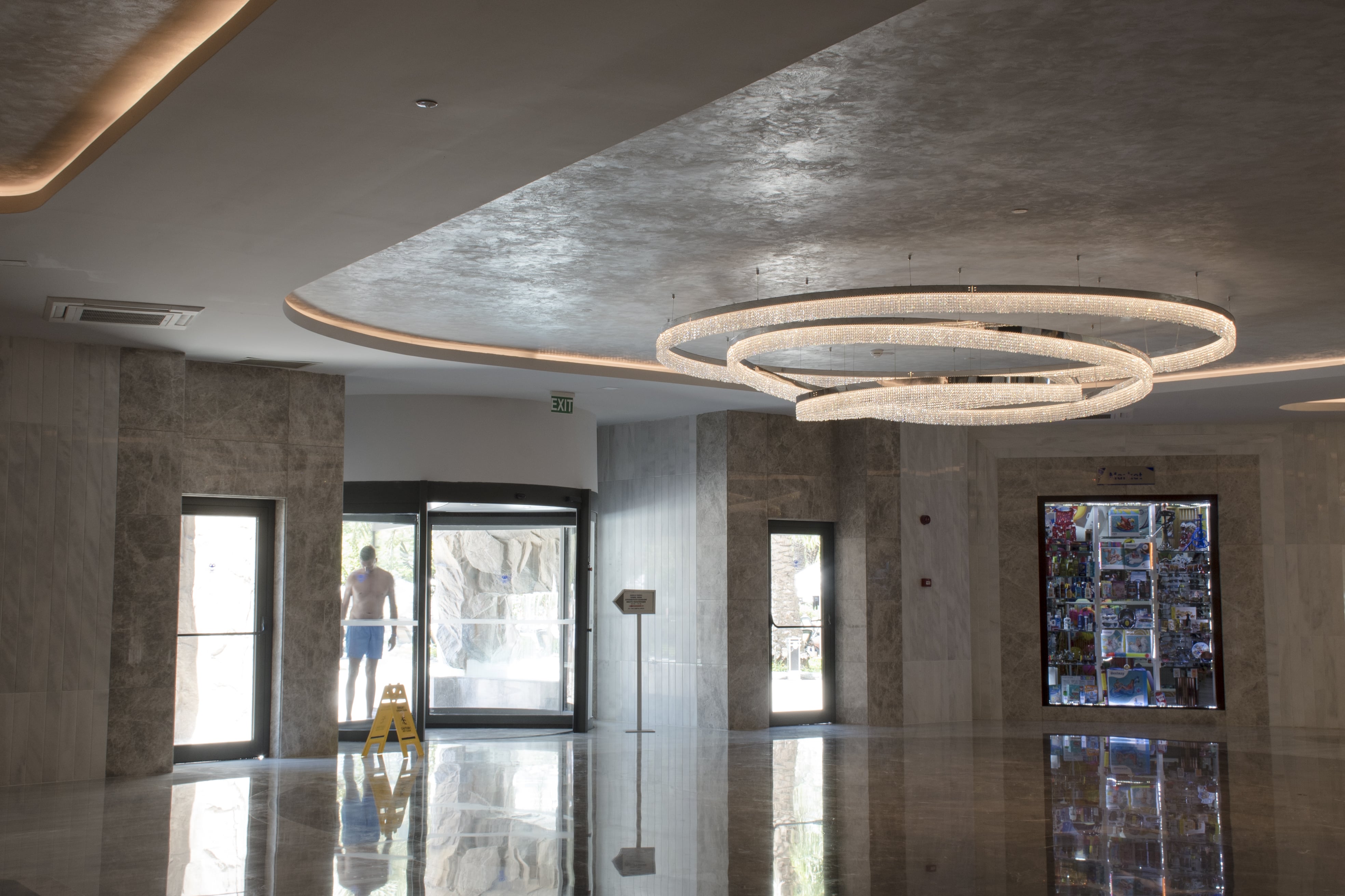 Royal Wings Hotel