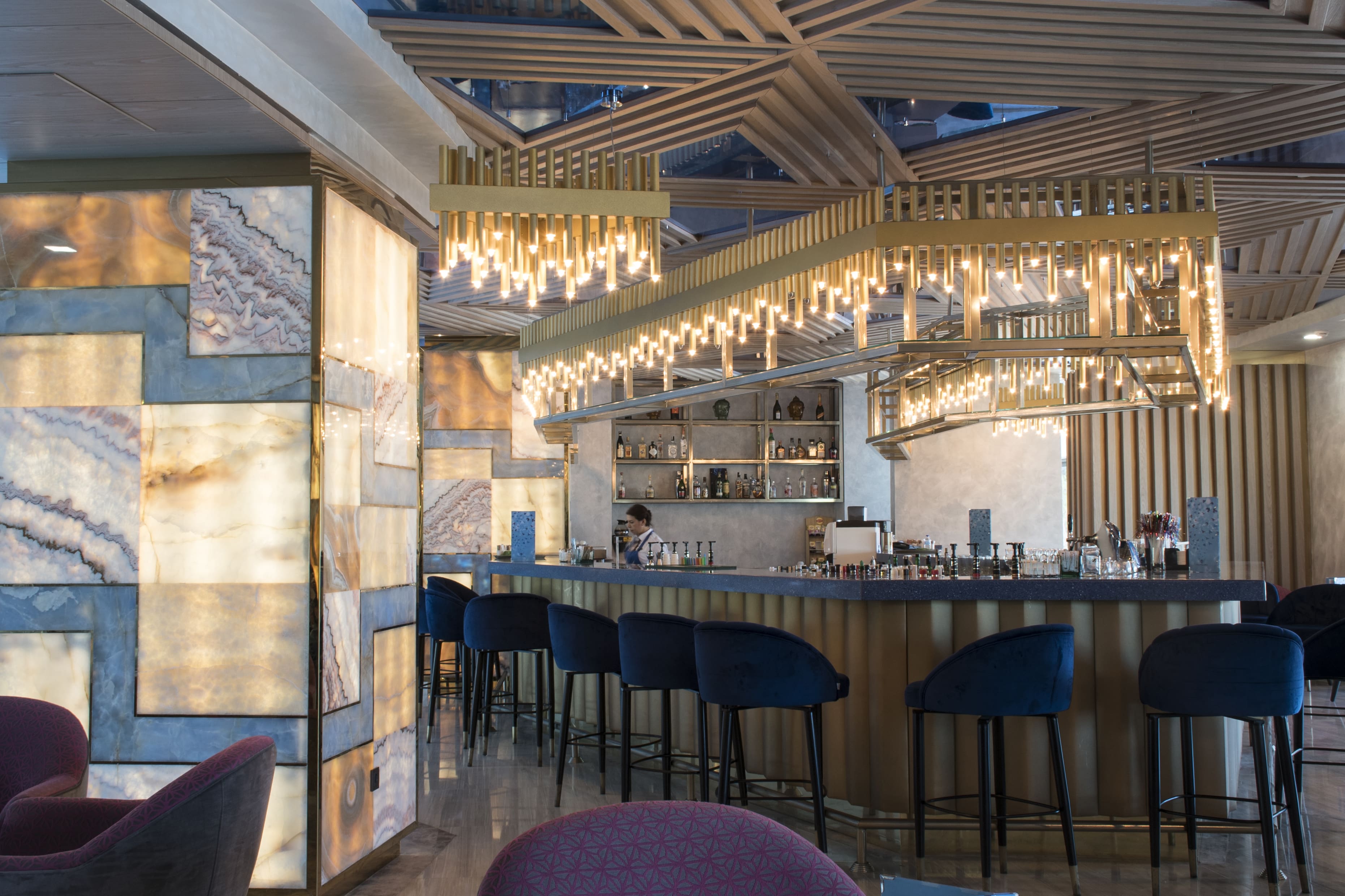 Royal Wings Hotel
