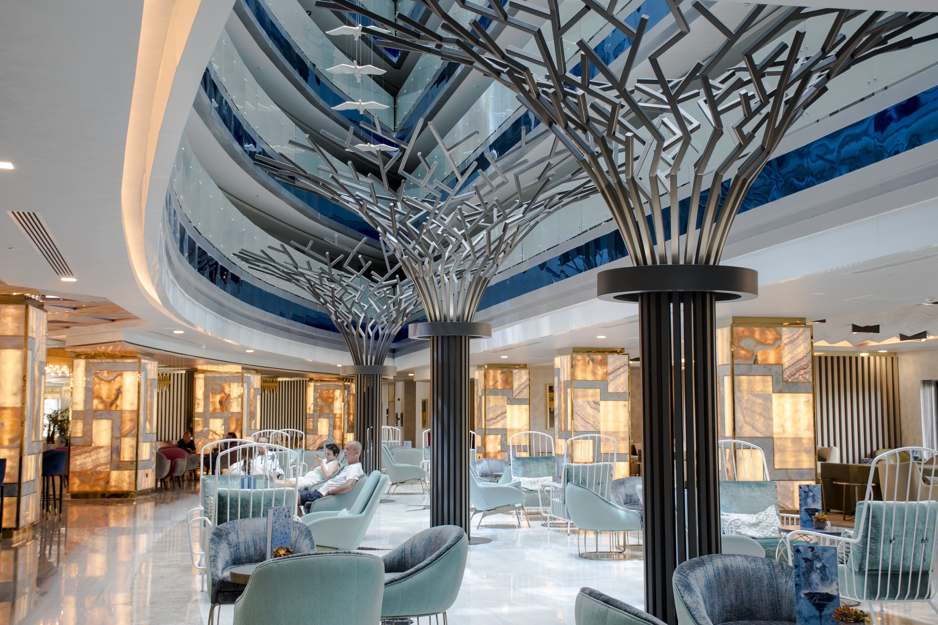 Royal Wings Hotel