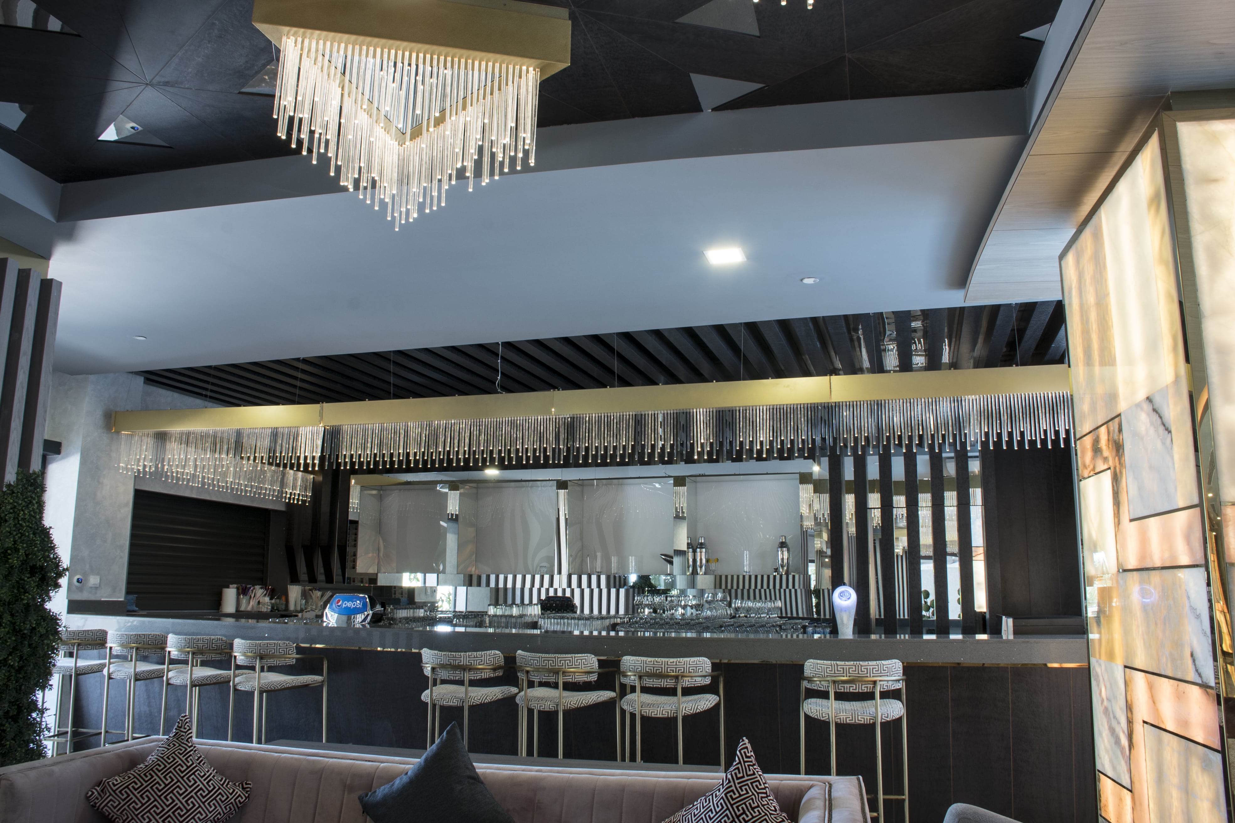 Royal Wings Hotel