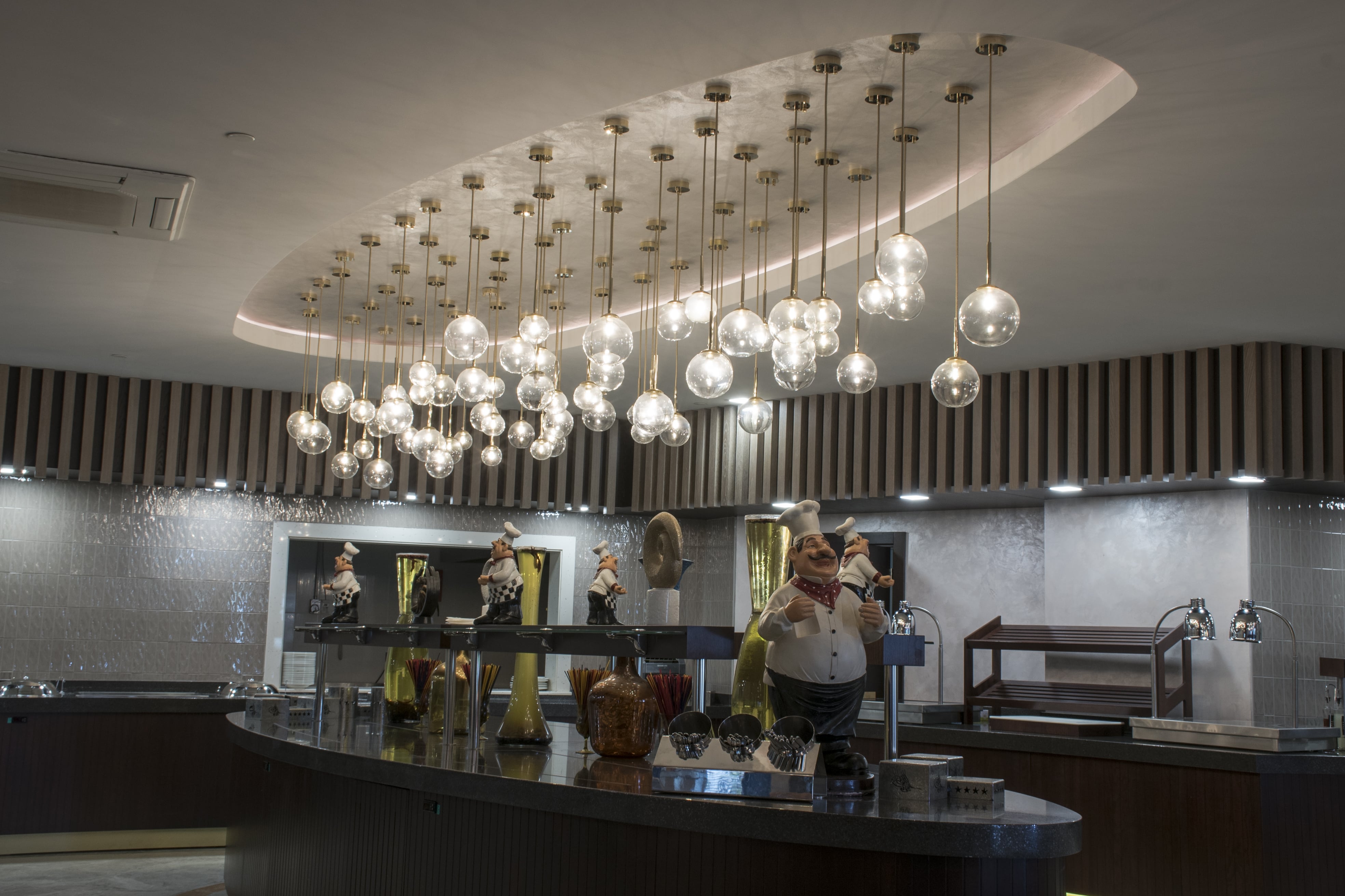 Royal Wings Hotel